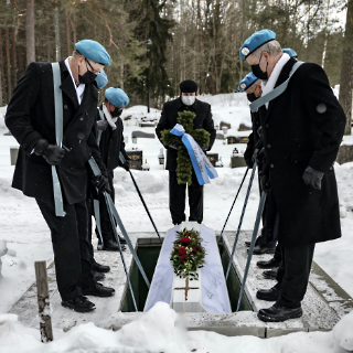 Lahden Hautauspalvelut – arkun kantajat